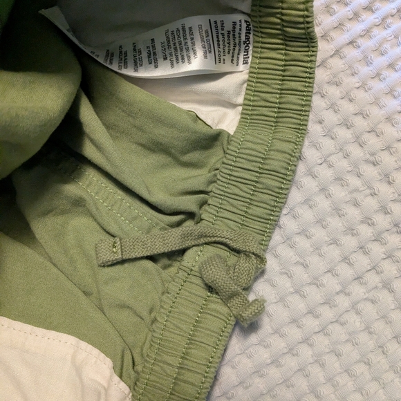 Patagonia Funhoggers Shorts - Picture 7 of 10